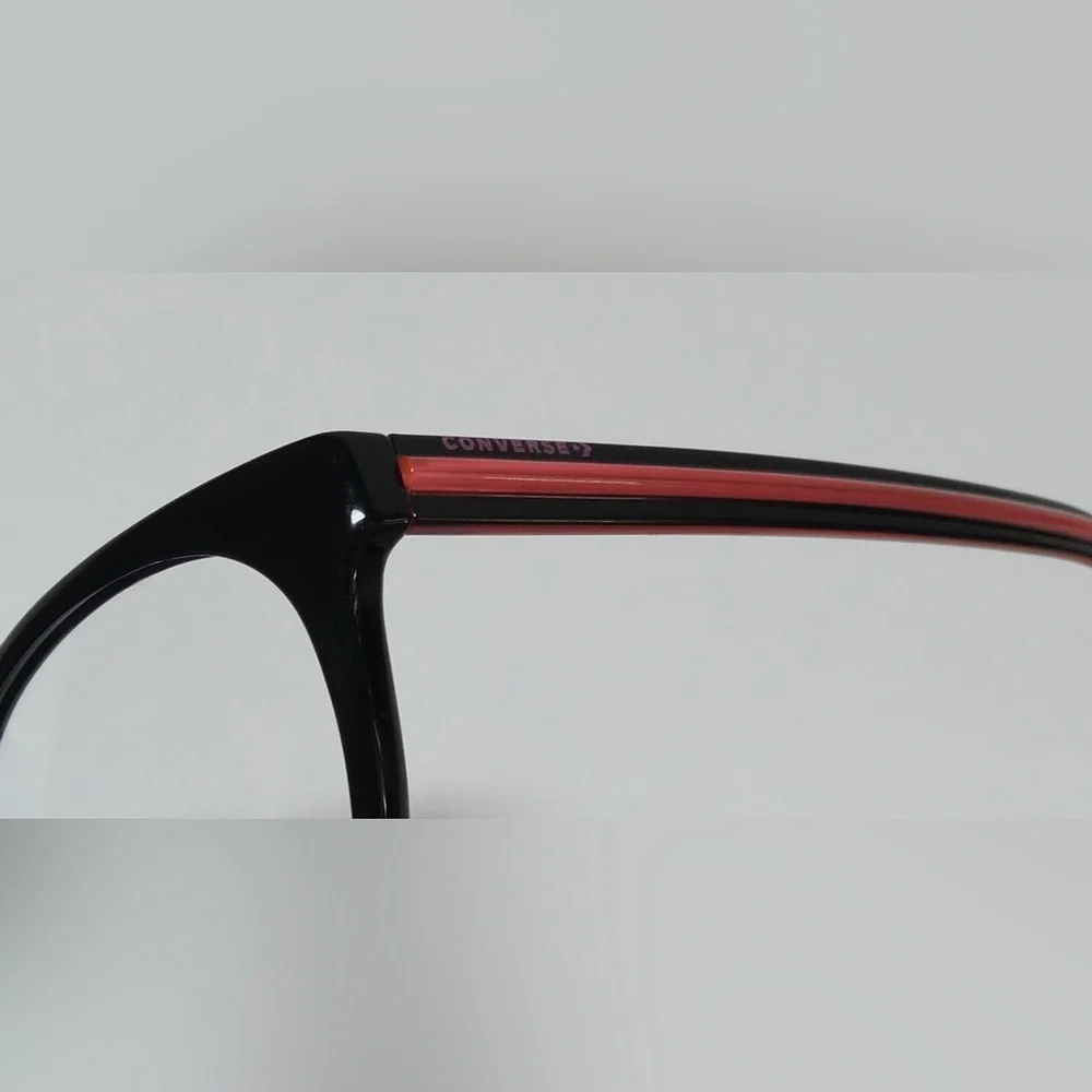 Converse Girls Readers Glasses in Black with Red Accent.  Size: 48-17-135